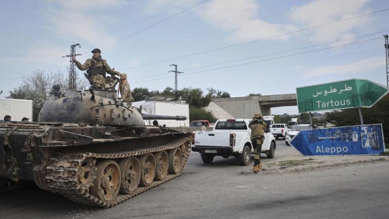 A Reuters jelentése szerint Szíriában több mint 40 különböző helyszínen 1500 alavitát gyilkoltak meg az iszlamista csoportok, akik bosszúból hajtották végre ezt a brutális támadást.