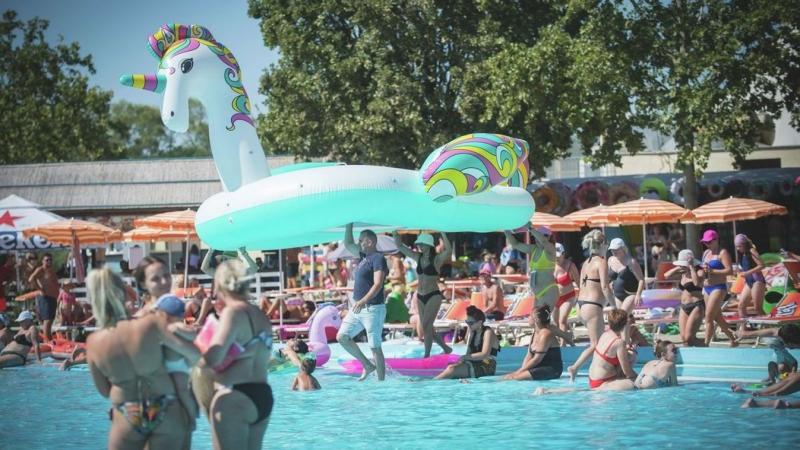 Nem fogod elhinni, ki tette tiszteletét Hajdúszoboszlón – egy igazi híresség érkezett a városba!