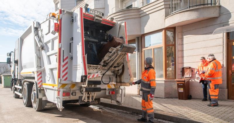 A MOHU jelentős, több tízmilliárd forintos beruházással frissíti fel a magyarországi kukásautó-flottát. | Demokrata