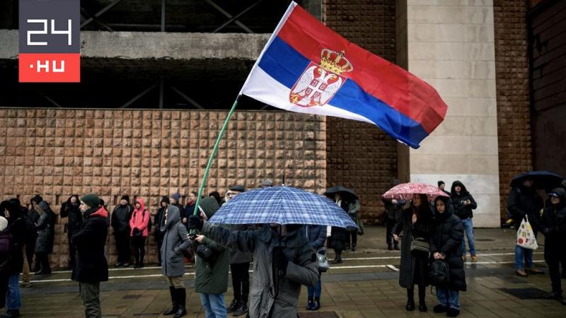 A szerb egyetemisták egy különleges akció keretében ezer levelet juttattak el a főügyészhez, amelyben az újvidéki pályákkal kapcsolatos aggályaikat fejezték ki.