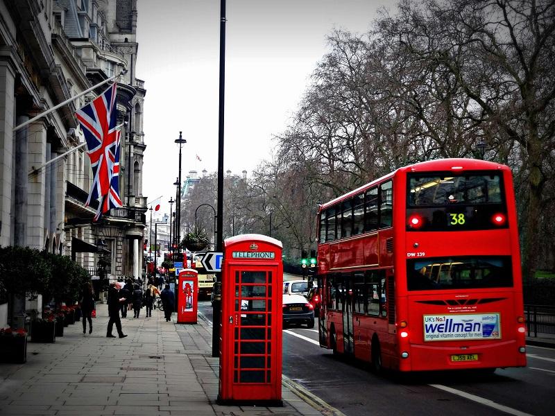 A brit kormány automatikusan megerősíti az EU-állampolgárok előzetes letelepedett státuszát.