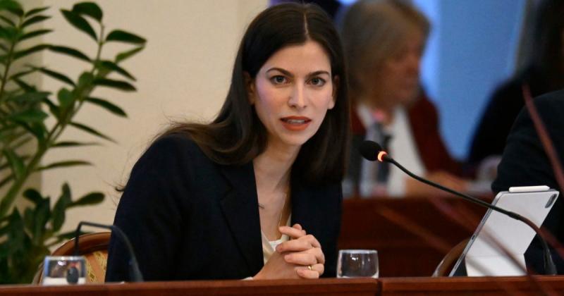 Szentkirályi Alexandra: Soros-csapok elzárva, kezdetét veszi a tavaszi nagytakarítás | Demokrata

A tavasz beköszöntével nemcsak a természet éled újjá, hanem a közéletben is időszerűvé válik a tisztaság és rend megteremtése. Szentkirályi Alexandra bejelen