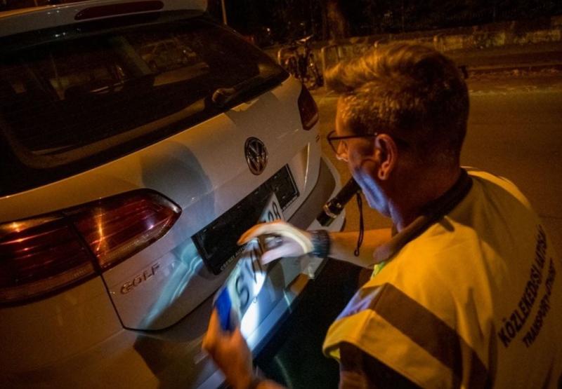 Egy Viber-csoport révén működő taxis hiénát lepleztek le az ellenőrök, akik azonnal intézkedtek, és elvették a jármű rendszámát.