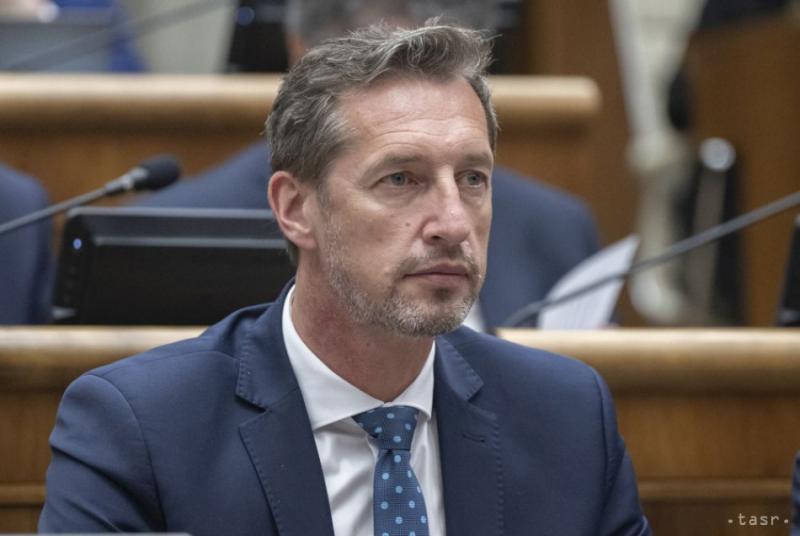 KDH: Az ukrajnai béke megteremtésének alapját szilárd garanciák képezhetik, nem pedig spekulációk és összeesküvés-elméletek.
