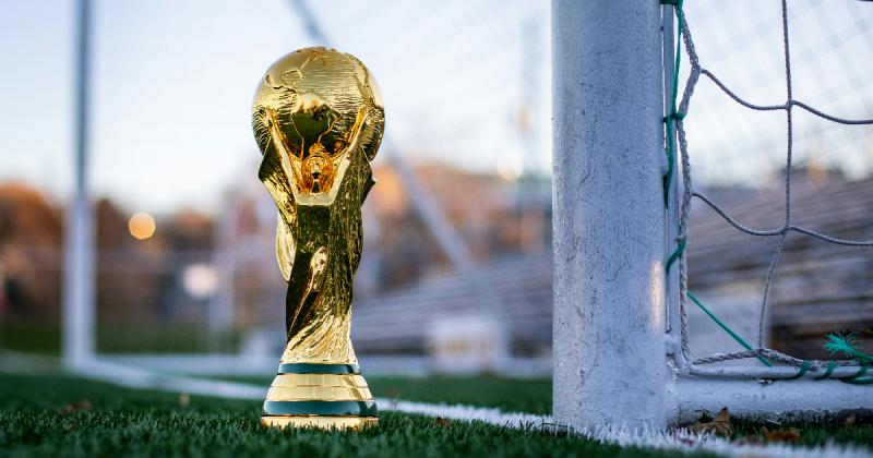 Kreatív Online: Egyedi Márkamegjelenés a 2026-os Foci Világbajnokságon - Csapdák, Amelyeket Érdemes Kikerülni

A 2026-os foci világbajnokság nem csupán a sportélményről szól, hanem kiváló lehetőséget kínál a márkák számára is, hogy megmutassák magukat a v