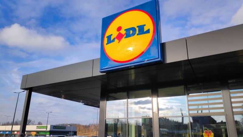 A Lidl lecsapott egy új, figyelemfelkeltő termékkel, amely várhatóan komoly kihívást jelent az Aldi legújabb akciójára. Vajon ez az újdonság lesz az a titkos fegyver, amivel a Lidl megerősíti pozícióját a piacon? - Pénzcentrum
