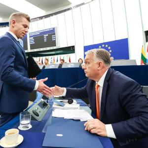 A Fidesz reakciója Magyar Péter EP-s kiadatásának elutasítására: szégyen, póráz és mentelmi huszár.