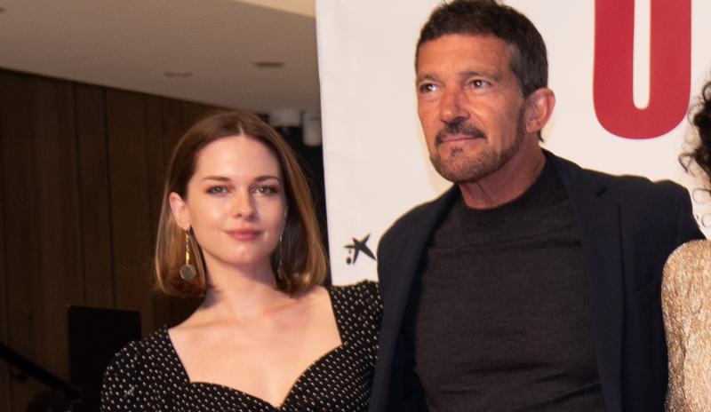 Antonio Banderas egy különleges eseményre készül: az esküvőjére! A híres színész nemcsak a vásznon, hanem az életében is nagy pillanatokra vágyik. Az ünnepség helyszíne még titkos, de a rajongók már izgatottan találgatják, hol zajlik majd a nagy nap. Izga