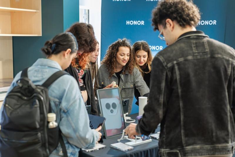 Elindult egy izgalmas kísérleti program Romániában, amely a HONOR Talents nemzetközi dizájnpályázathoz kapcsolódik. Ez a lehetőség nem csupán a kreatív tehetségek számára nyújt kihívást, hanem a marketing világában is új dimenziókat nyit. A DigitalHungary