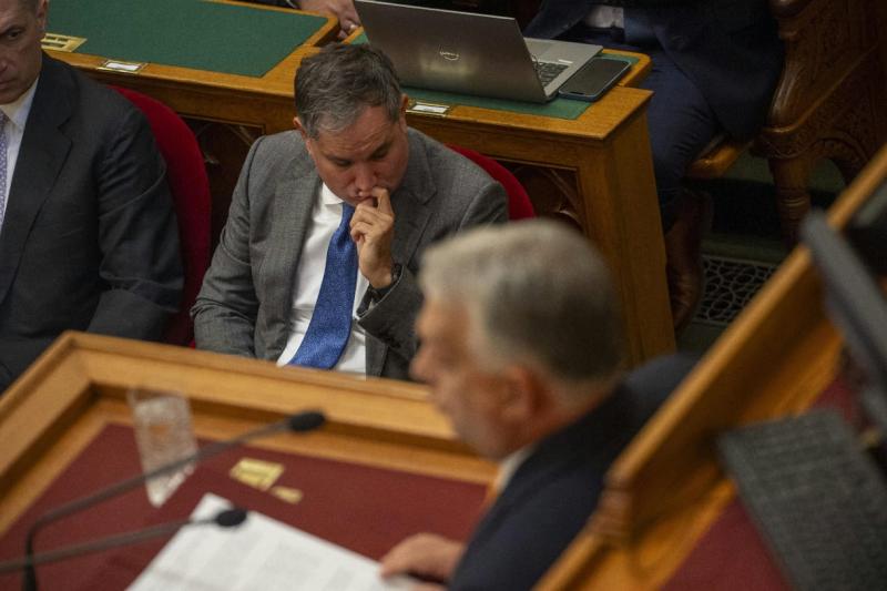 A kormányváltás rövid távon élénkítheti a magyar gazdaságot, azonban a szükséges kiigazításoktól elkerülni nem lehet.